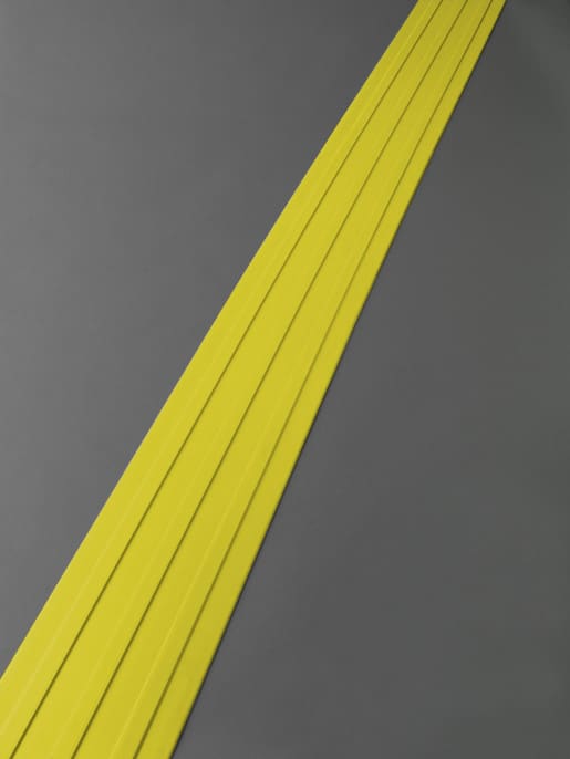 Produktbild på gult ledstråk av gummi, 188 mm bredd, 195 cm långt och 5 mm högt.