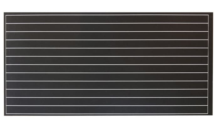 Produktbild av svart Akryl Rowmark Textures. 3M 467 med tejp på baksidan. 12 stråk levereras på ark: 610 x 1238 mm. UV-stabil.